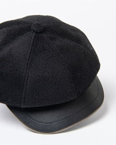 Gorra tipo newsboy con visera rígida Negro 35GOPA531
