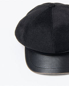 Gorra tipo newsboy con visera rígida Negro 35GOPA531