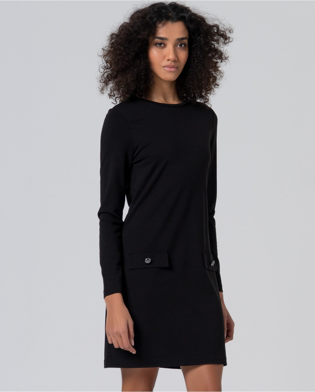 Vestido corto y recto evasé Negro  565LISA711-00